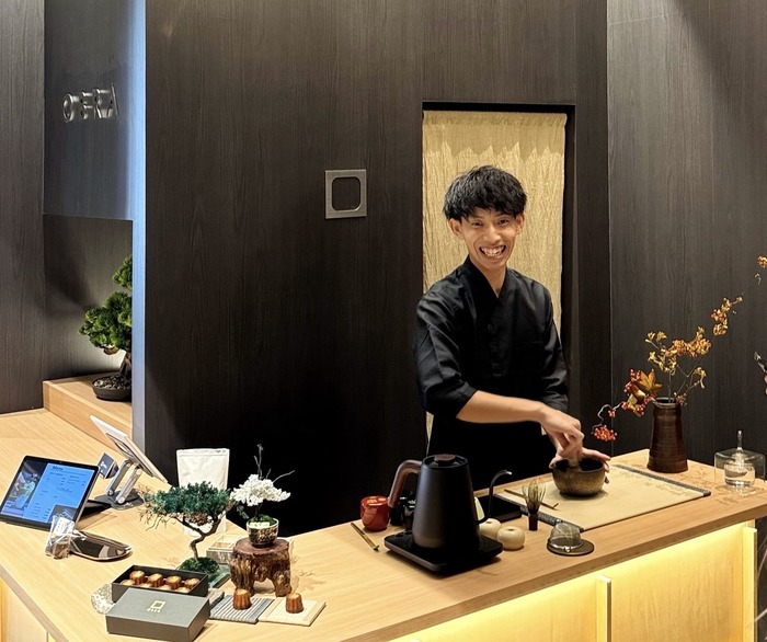 76B81CDA-3896-428B-8830-85C91B4DEBC5