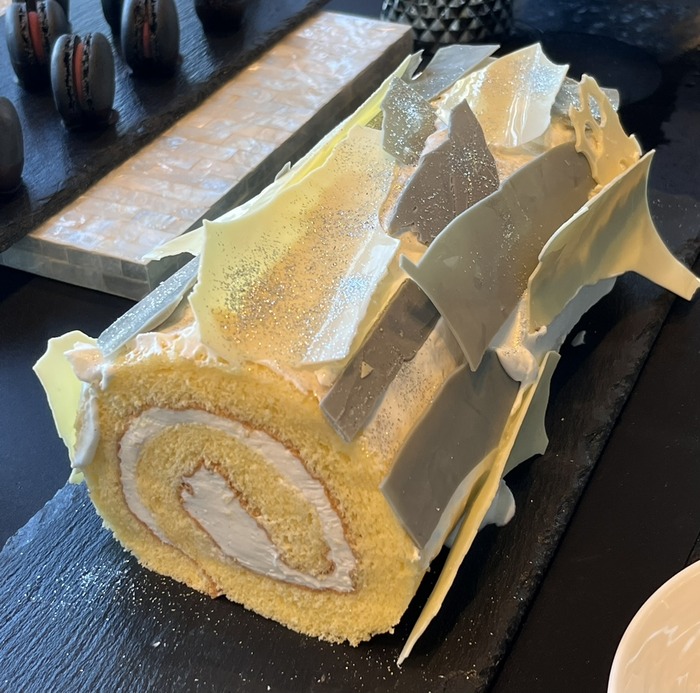 E599F3E8-B512-4ACE-81E3-35CAFA9076E3