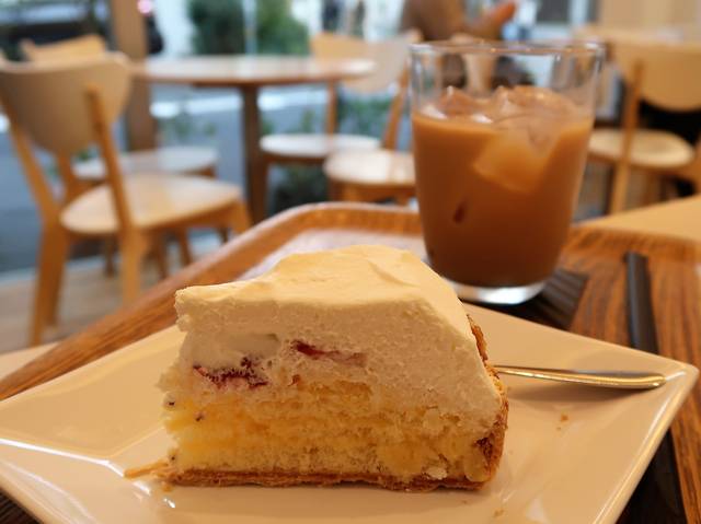 ワンコインでも美味しいケーキセット ママのえらんだ元町ケーキ 元町本店 くろにゃんの孤高のグルメ だめだめダイエット ワンコインでも美味しいケーキセット ママのえらんだ元町ケーキ 元町本店 くろにゃんの孤高のグルメ だめだめダイエット