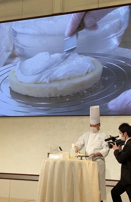 0FF992E9-8989-451D-81B7-F6ACC7E93FF0