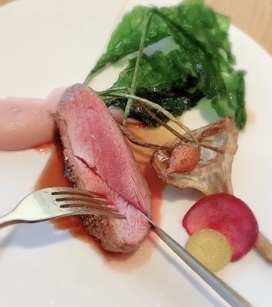 20563C18-AF43-448F-9A16-15A1E1A49401