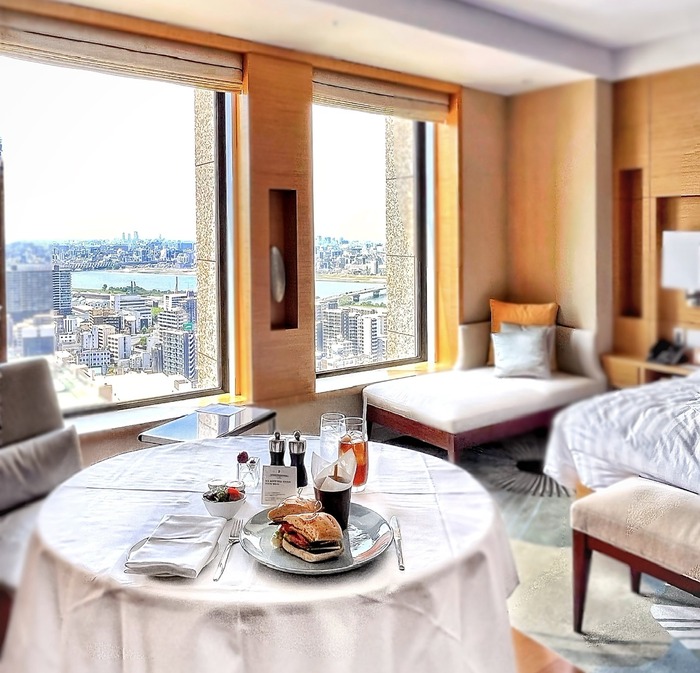 C6B2011E-8B0E-4912-92F7-7D169E6E6C65