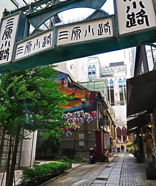 0CC26943-1E52-413C-80C8-4A3096448D57