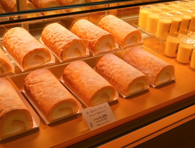 大阪初出店 しっとりとした23層バームクーヘン 治一郎 グランフロント大阪店 くろにゃんの孤高のグルメ だめだめダイエット