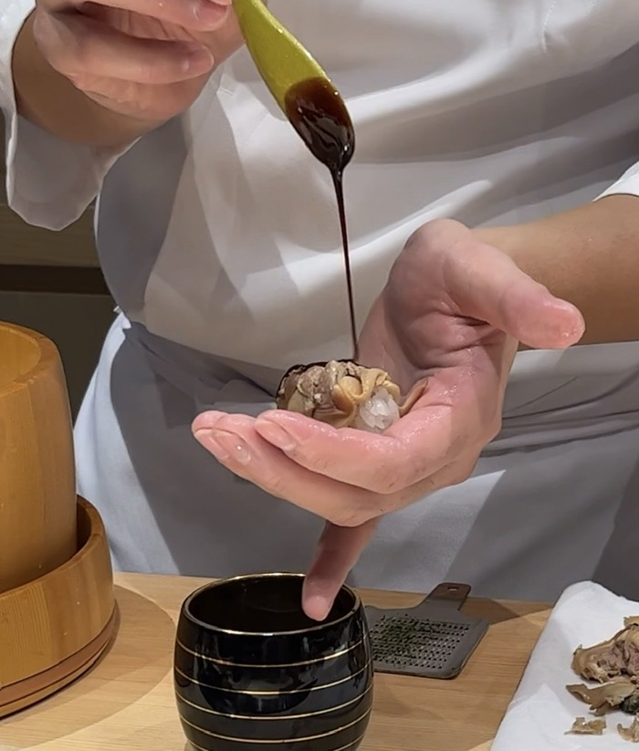 5297A4F2-2F48-4ACF-9FA4-B70642441E05