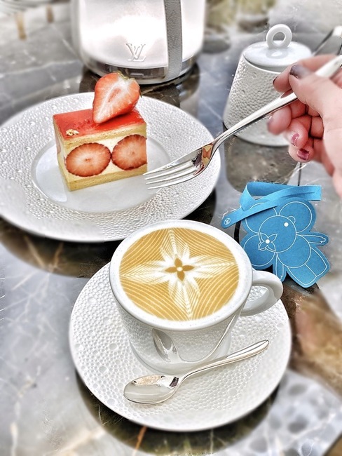 ルイヴィトンの国内2つ目のカフェでランチ Le Cafe V ル カフェ ヴィー 銀座並木通り 実食 口コミ ブログ くろにゃんの孤高のグルメ だめだめダイエット ルイヴィトンの国内2つ目のカフェでランチ Le Cafe V ル カフェ ヴィー 銀座並木通り 実食 口コミ ブログ くろにゃんの孤高のグルメ だめだめダイエット