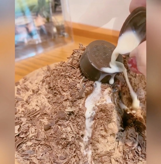 DDE74D79-9C55-4D50-BA92-D802258406DD