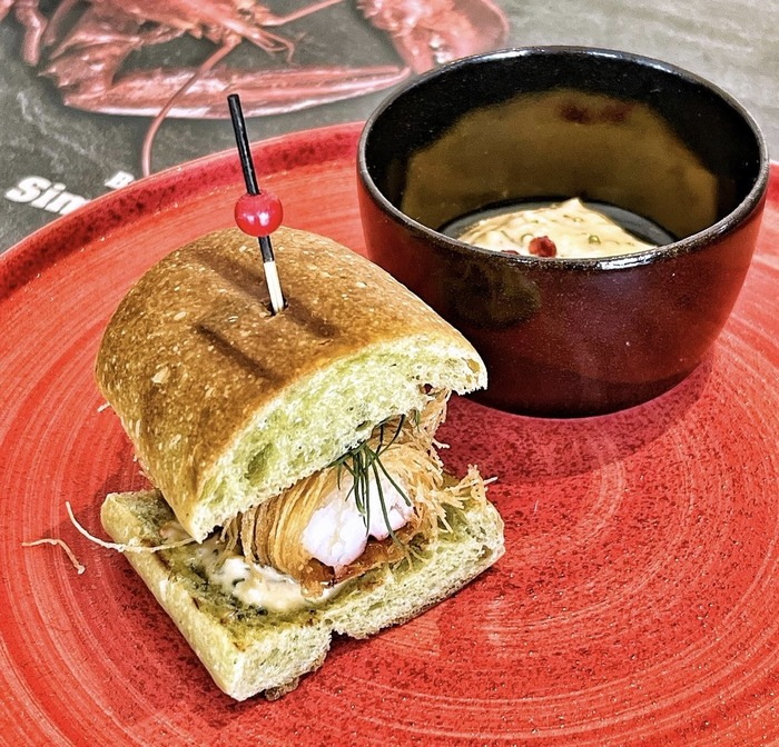 6C166267-D36D-4A1B-A198-6B49606C2426