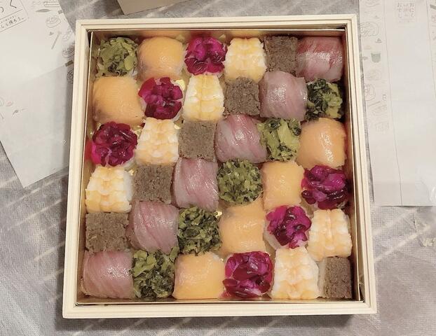 松坂牛のとろける肉寿司をリッチにテイクアウト 京都what S おにくのおすし 大阪高島屋 くろにゃんの孤高のグルメ だめだめダイエット 松坂牛のとろける肉寿司をリッチにテイクアウト 京都what S おにくのおすし 大阪高島屋 くろにゃんの孤高のグルメ だめだめダイエット