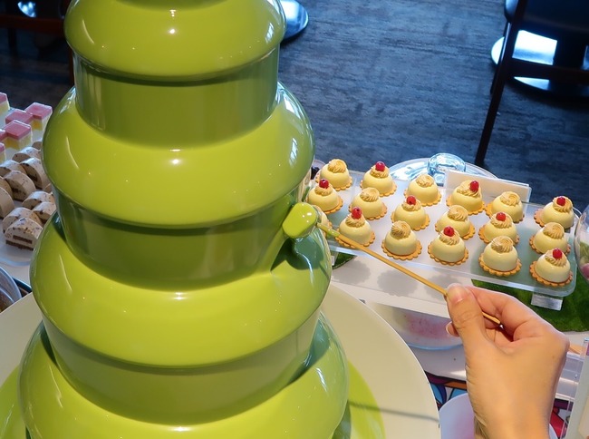 976F8EDA-CA8F-430D-BE16-B894E26CE61E