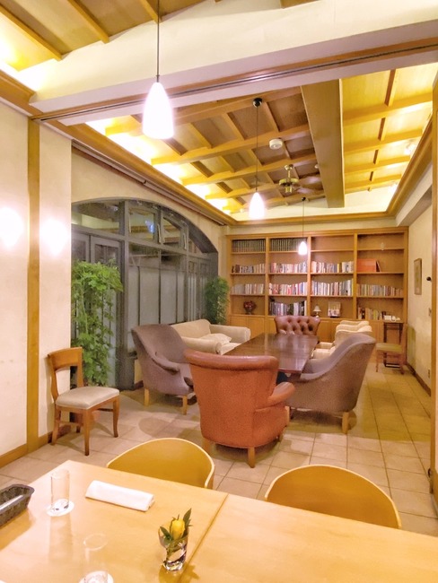 37B35F4B-4FA1-42C2-96B2-8A20B2868333