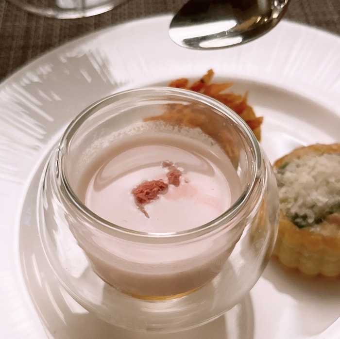 235E8FE9-AC43-45FC-A6E5-C33472A56E25