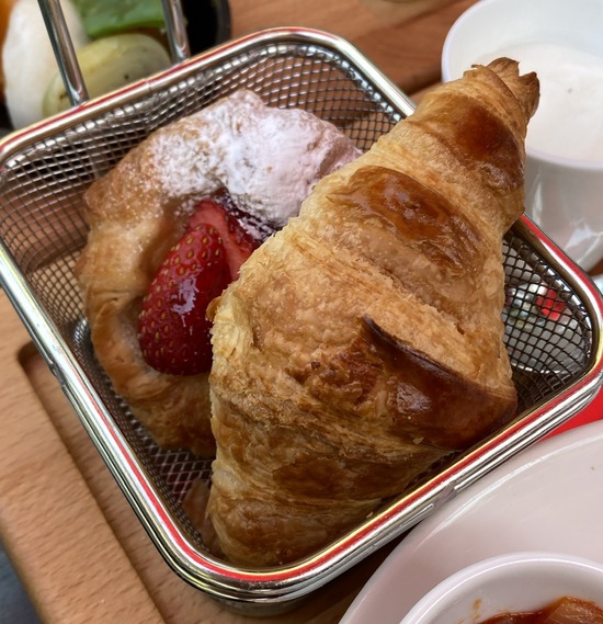 EBF766A3-5E69-49EF-A28A-342A22BADA04