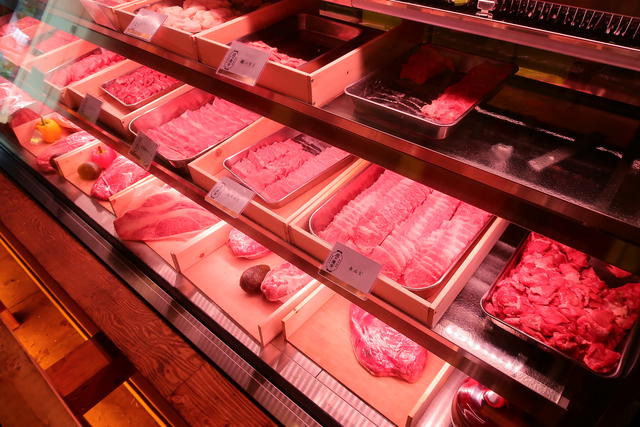 セルフ焼肉 インスタ映えの松坂牛ロースが1枚500円 ドデスカ 肉の夜市 Yoichi くろにゃんの孤高のグルメ だめだめダイエット セルフ焼肉 インスタ映えの松坂牛ロースが1枚500円 ドデスカ 肉の夜市 Yoichi くろにゃんの孤高のグルメ だめだめダイエット