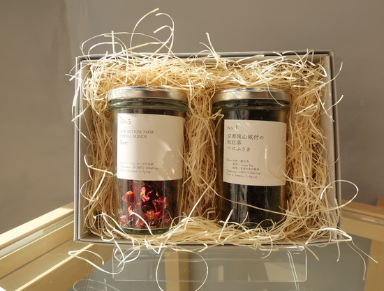 3CFAF87D-2AA0-420D-8B1B-36A9D44B793D