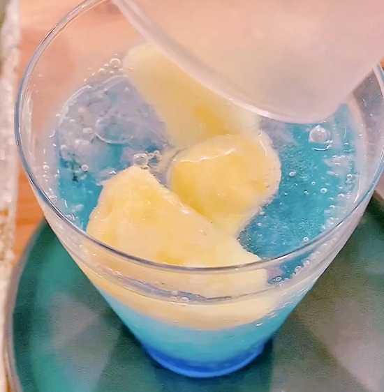 1CFDE6FA-201A-42C2-8FF3-7B09BFF0B6DA