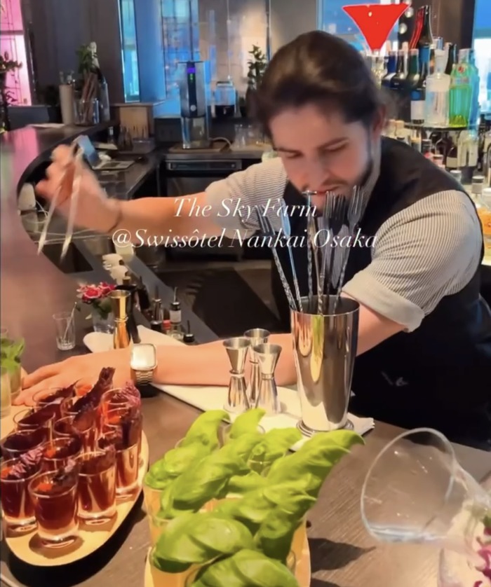 F51ACB43-BF0D-4280-9EC2-C7F1CB85BDF3