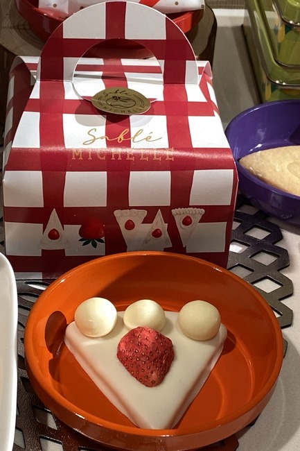 888049D3-415A-4591-B74B-CBCDD185FAE5