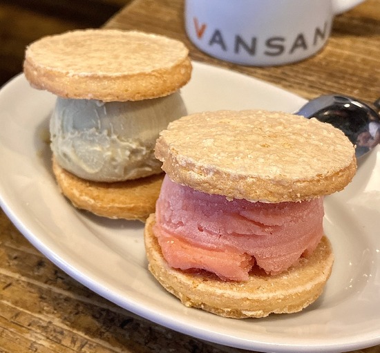 BF562E9A-767A-4D49-938A-E54198EEC213