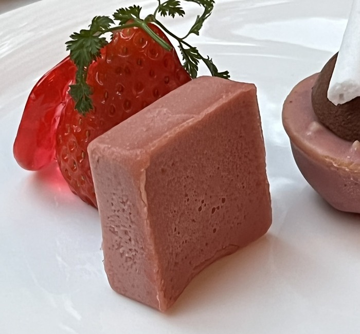 60355270-5BF2-4F03-8A0D-486C3C18CB66