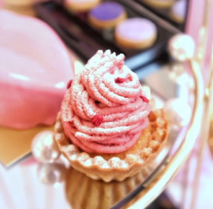 204C0B73-376E-47FB-B60D-517F708FA5E2