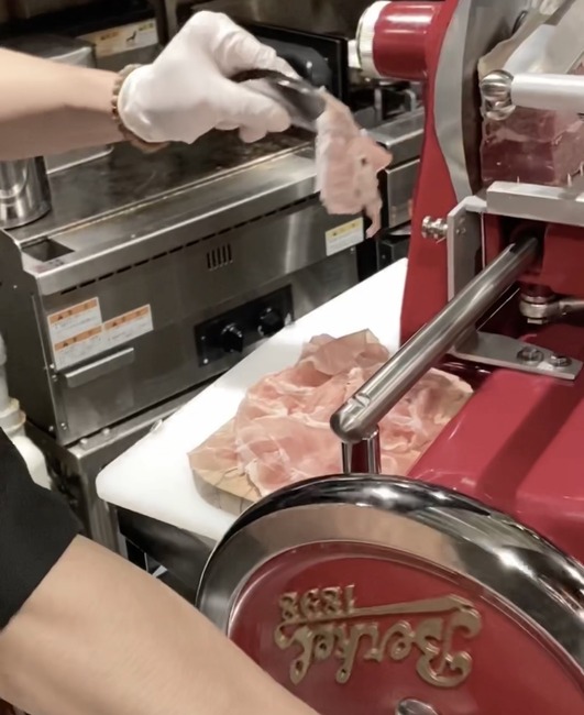 5524A043-89D3-43DE-9CA9-2DB1EB44DFF4