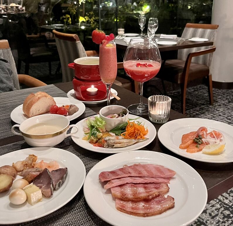ウェスティンホテル大阪 ランチ ディナーハーフブッフェ Bistro Amadeus くろにゃんの孤高のグルメ旅
