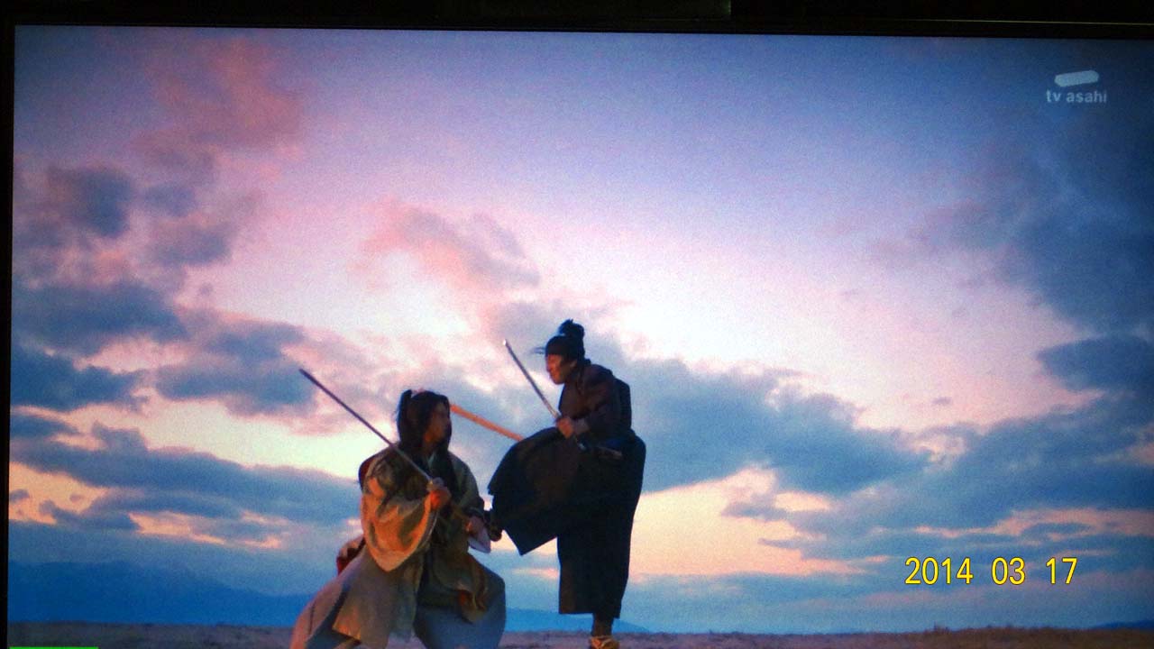 キムタク 宮本武蔵 殺陣は面白いのに 刀の差し方が ゝ ﾌﾟｯ 可笑しい 素直に見る世の中