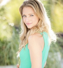 AJ Cook 5