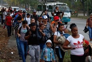 Hispanic caravan from Honduras 2