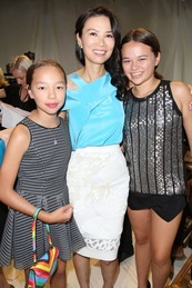 Wendi Deng & Daughters 1