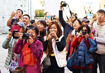 Chinese tourists 2