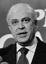 Robert Strauss 1
