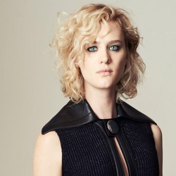 Mackenzie Davis 5