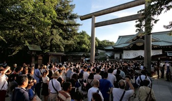 靖國神社　参拝客