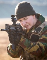 Princess Elisabeth of Belgium, assault rifle 03