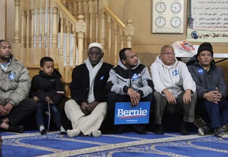 Bernie Sanders & Muslim voters in Mosque