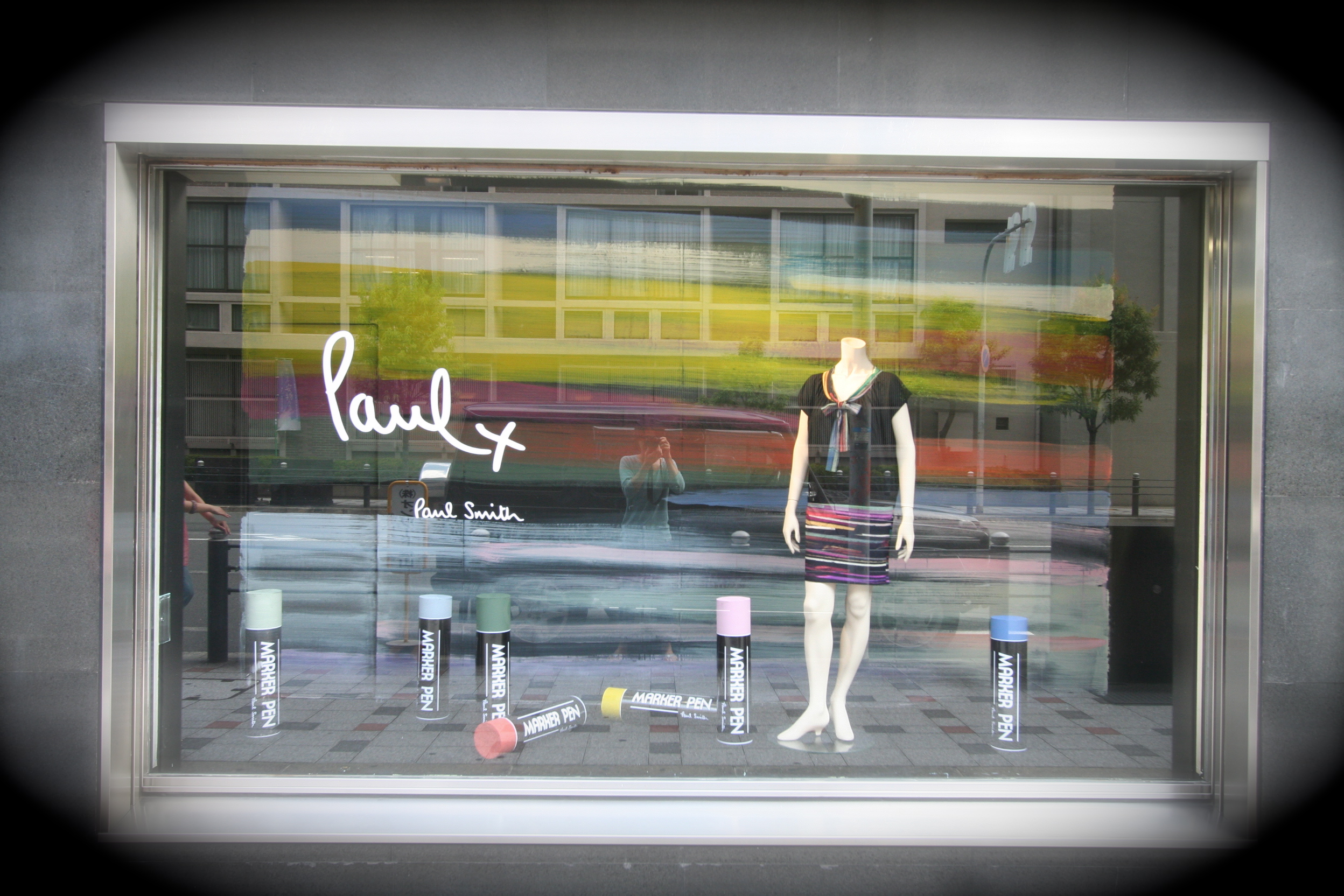 SHOW WINDOW paul smith : IDF NEWS