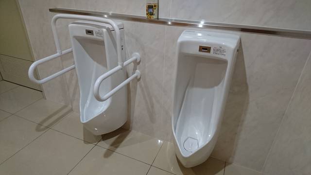 ロッキー菊地店 : トイレ取材日記 ロッキー菊地店 : トイレ取材日記