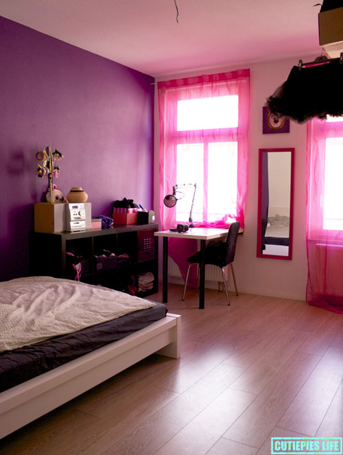 紫とピンクの怪しげな雰囲気の部屋 可愛い部屋紹介ブログ