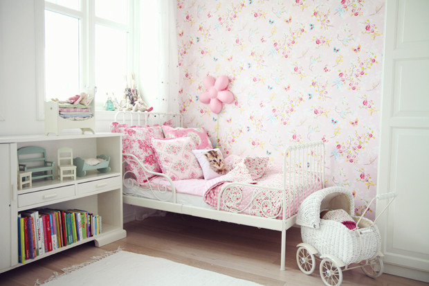 ピンクの花柄の壁紙の部屋 可愛い部屋紹介ブログ