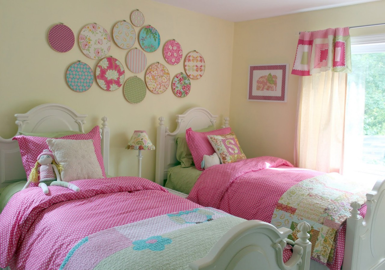 女の子二人のカラフルなベッドルーム 可愛い部屋紹介ブログ