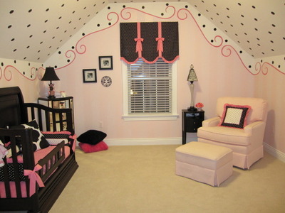 6_8_10-pink-polka-dot-nursery-wall-hgtv-weedecor