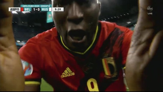 ◆ｲｲﾊﾅｼﾀﾞﾅｰ◆ベルギー代表ロメウ・ルカク、ゴール決めカメラに向かい試合中倒れたエリクセンにメッセージ「Cris,I Love You!」