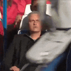 ◆Gif小ネタ◆悲報：AT６分に追いつかれチェルシーコーチに煽られたモウリーニョ激おこ乱闘！