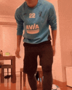 ◆Gif小ネタ◆悲報：乾貴士さんが椅子に座ろうとした結果ｗｗｗ