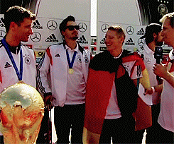 tumblr_n8qxzdJyps1qc2poho1_250[1]