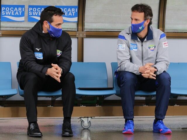 ◆Ｊリーグ◆史上初の珍事発生！徳島コーチがVARに“ボトル蹴り”見つかり一発退場