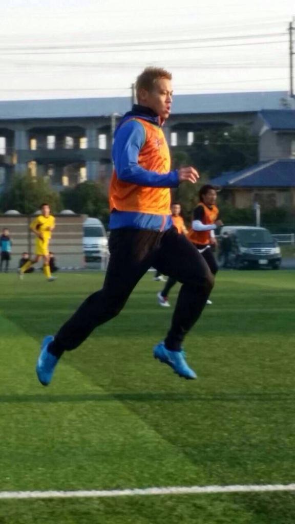 ◆画像小ネタ◆ＡＣミラン本田圭佑帰国早々帝京ＦＣとＰＶ撮影！