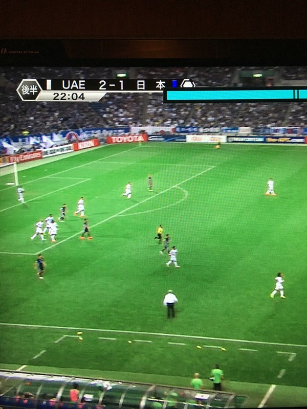 ◆画像◆レフェリーに激おこハリル、試合中にピッチの中のほうまで入っててワロタｗｗｗ